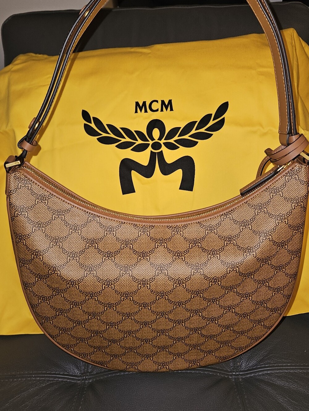 MCM Lauretos Nappa Medium Himmel Hobo Crossbody W/ Card Case - Picture 8 of 13